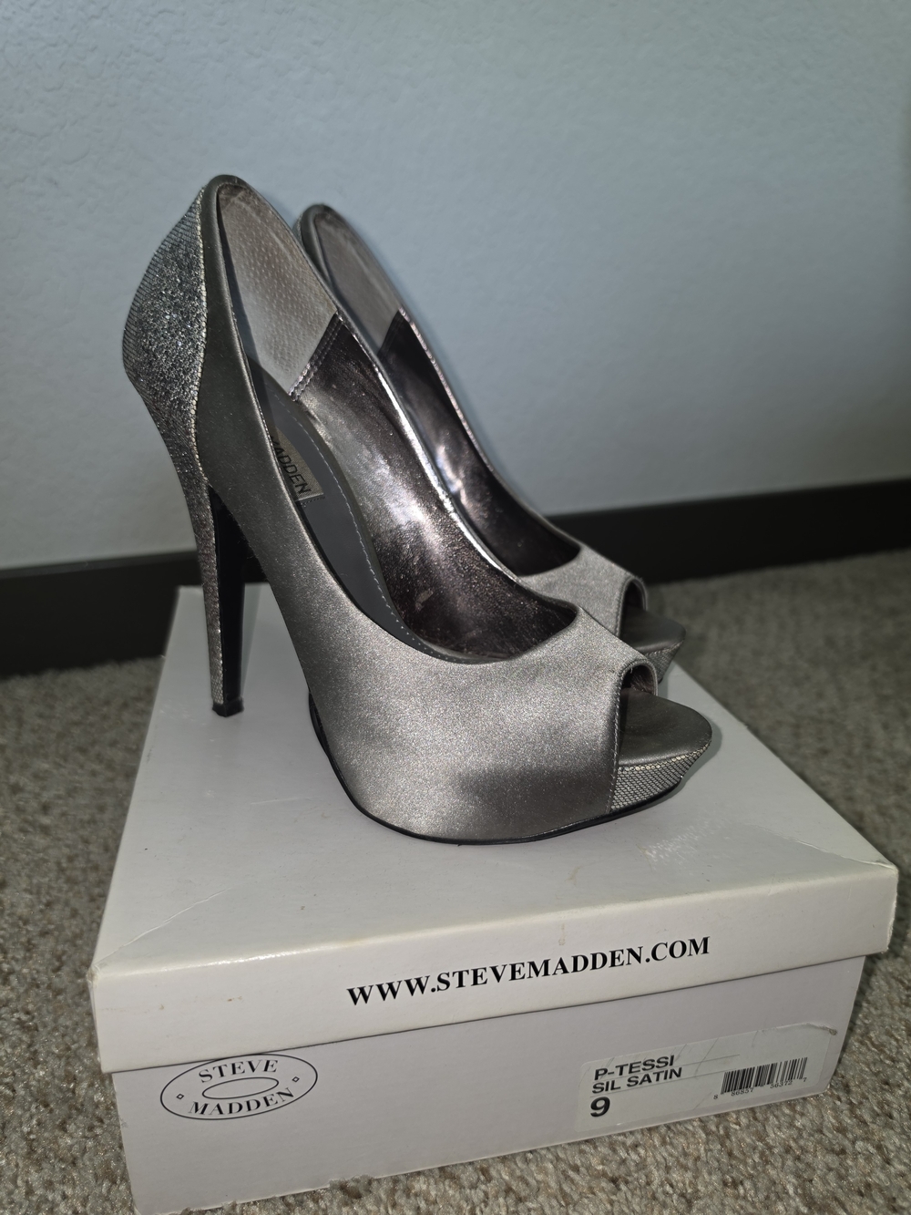 Steve Madden Silver Satin Peep-Toe High Heels